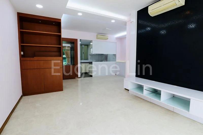 3 Bed Condo for Rent in  The Calrose - Image 3